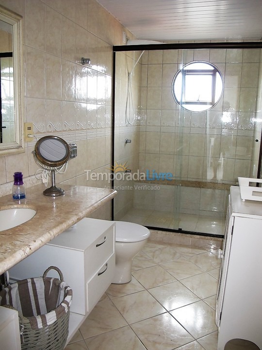 Apartamento para aluguel de temporada em Bombinhas (Praia de Bombas)