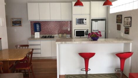 17 ou 21 PESSOAS/ SOBRADO-CENTRO BALNEÁRIO/AR/PISCINA/BILHAR/4VAGAS