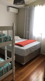 17 ou 21 PESSOAS/ SOBRADO-CENTRO BALNEÁRIO/AR/PISCINA/BILHAR/4VAGAS