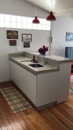 17 ou 21 PESSOAS/ SOBRADO-CENTRO BALNEÁRIO/AR/PISCINA/BILHAR/4VAGAS