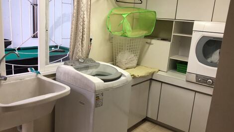 17 ou 21 PESSOAS/ SOBRADO-CENTRO BALNEÁRIO/AR/PISCINA/BILHAR/4VAGAS