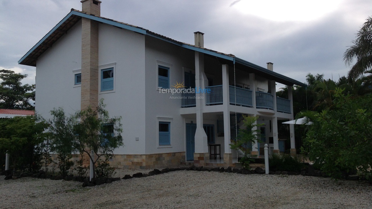 Apartment for vacation rental in Ubatuba (Enseada)