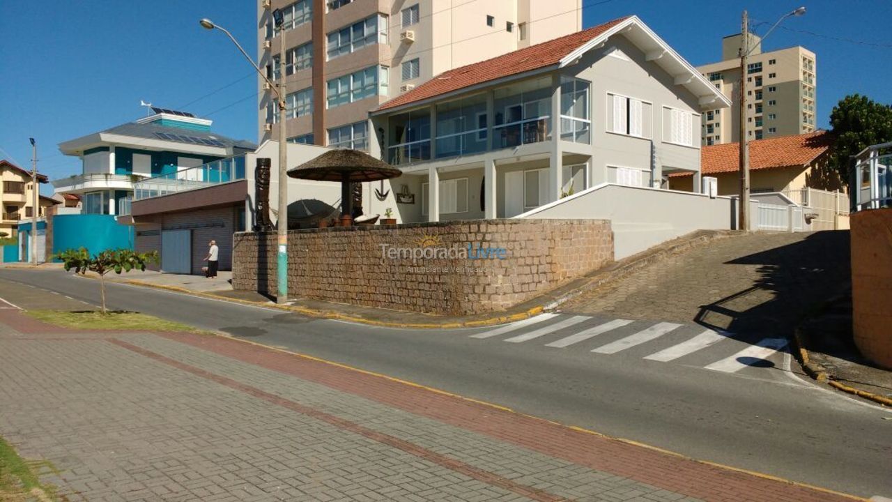 Casa para alquiler de vacaciones em Barra Velha (Praia do Tabuleiro)