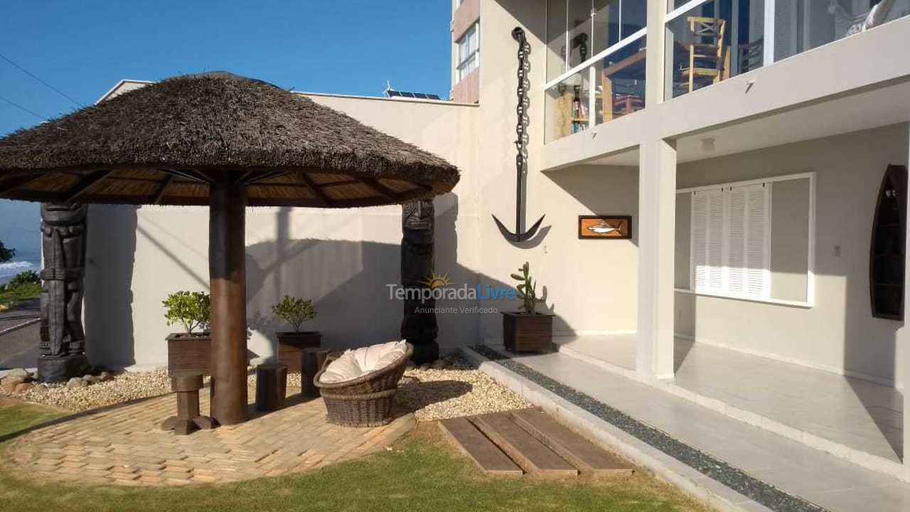 Casa para alquiler de vacaciones em Barra Velha (Praia do Tabuleiro)