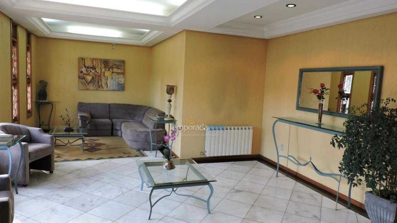 Apartamento para aluguel de temporada em Gramado (Centro)