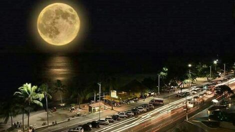 Super lua vista do Apto