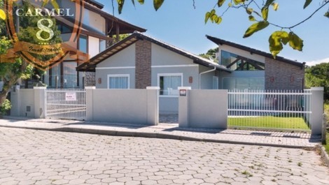 Alquilo preciosa casa en el Mariscal Beach Pool