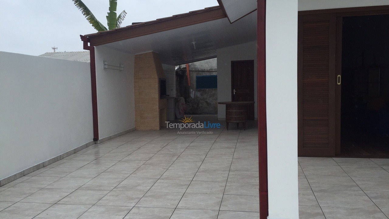 Casa para alquiler de vacaciones em Pontal do Paraná (Praia de Leste)