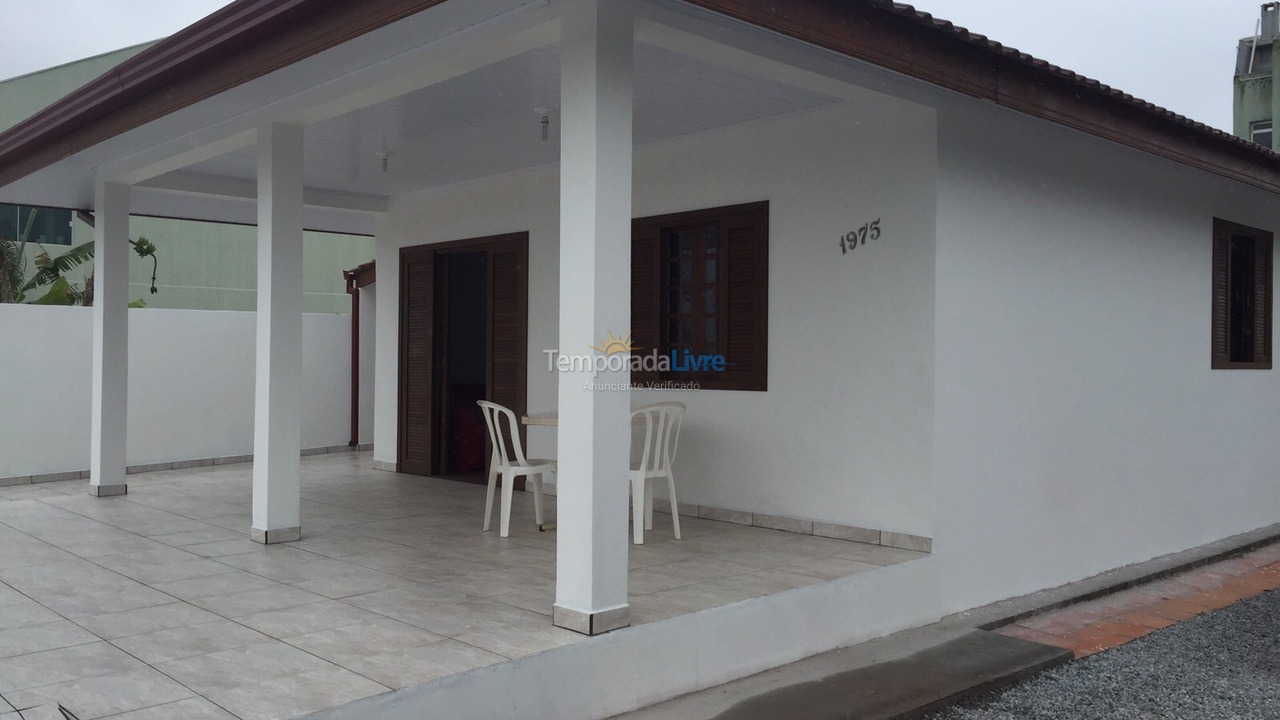 Casa para alquiler de vacaciones em Pontal do Paraná (Praia de Leste)