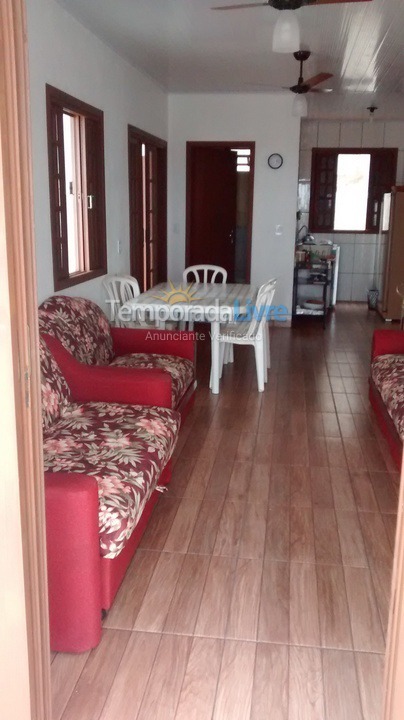 Casa para alquiler de vacaciones em Pontal do Paraná (Praia de Leste)