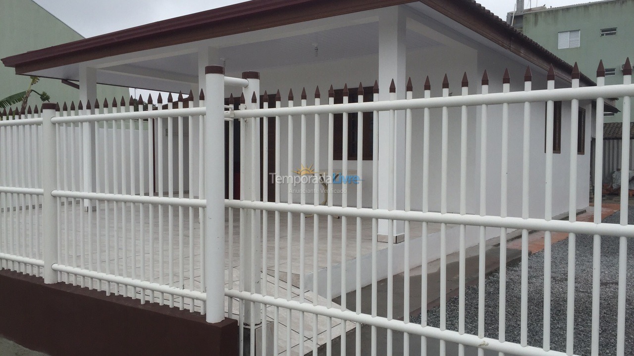Casa para alquiler de vacaciones em Pontal do Paraná (Praia de Leste)