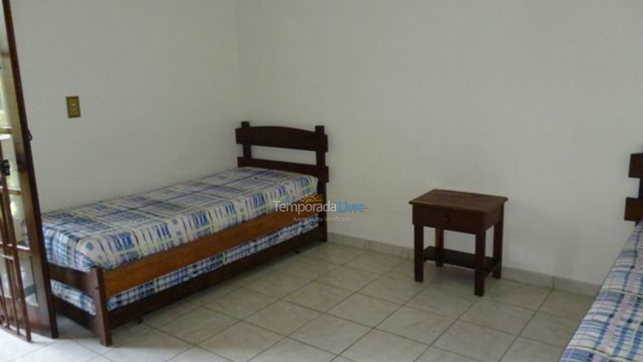 Casa para alquiler de vacaciones em Bertioga (Praia de Guaratuba)