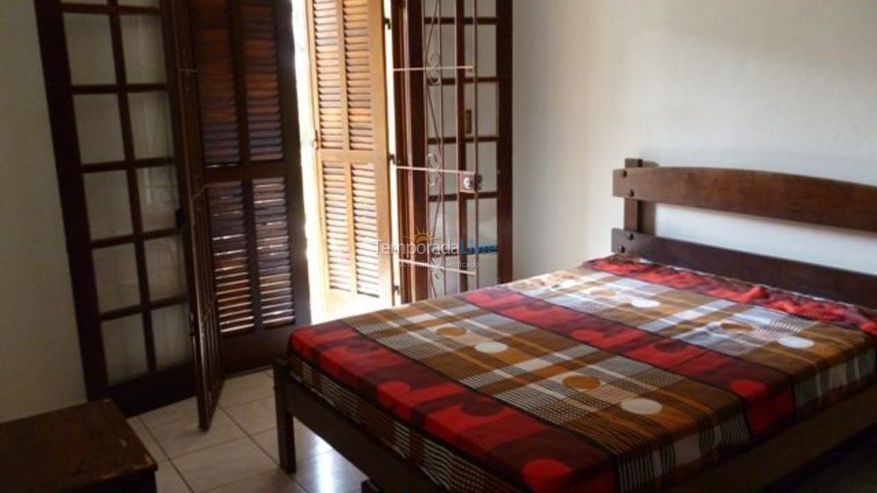 Casa para alquiler de vacaciones em Bertioga (Praia de Guaratuba)