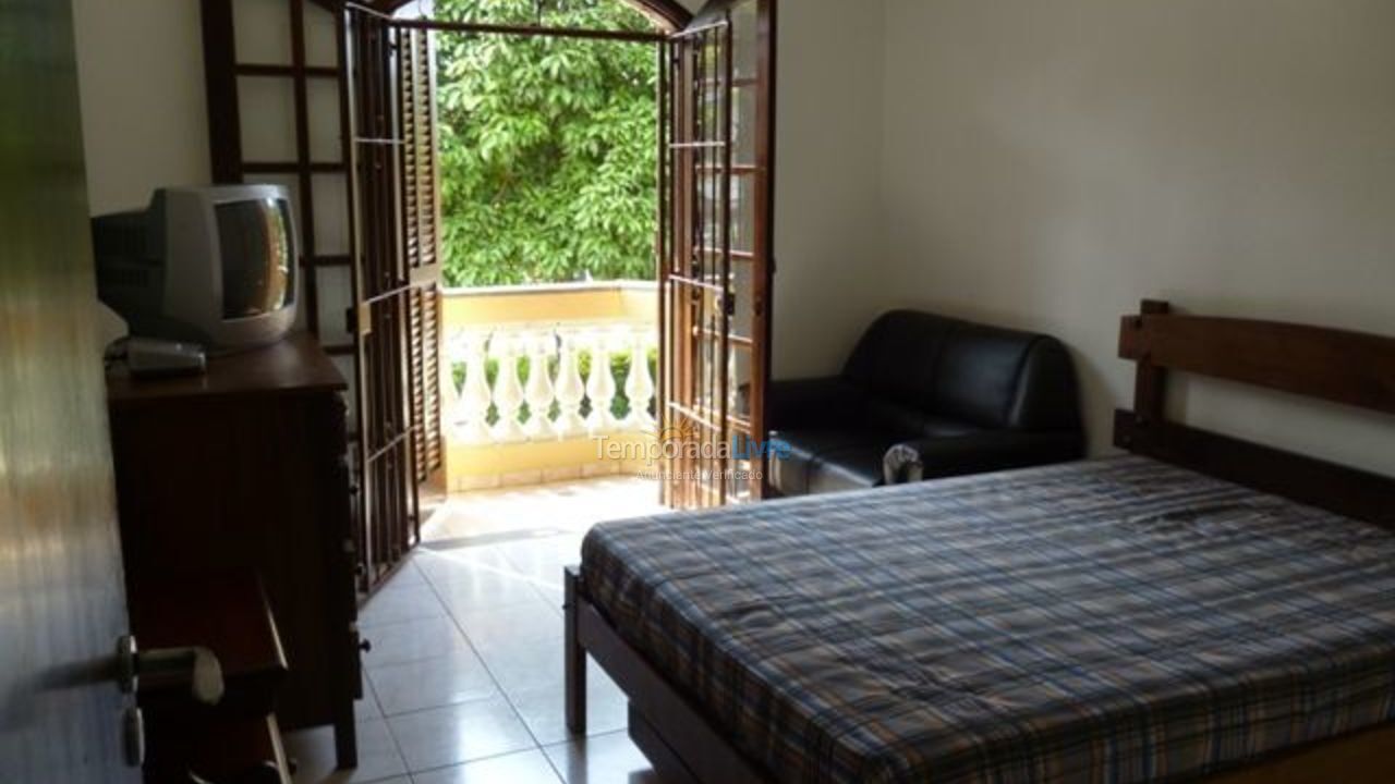 Casa para alquiler de vacaciones em Bertioga (Praia de Guaratuba)