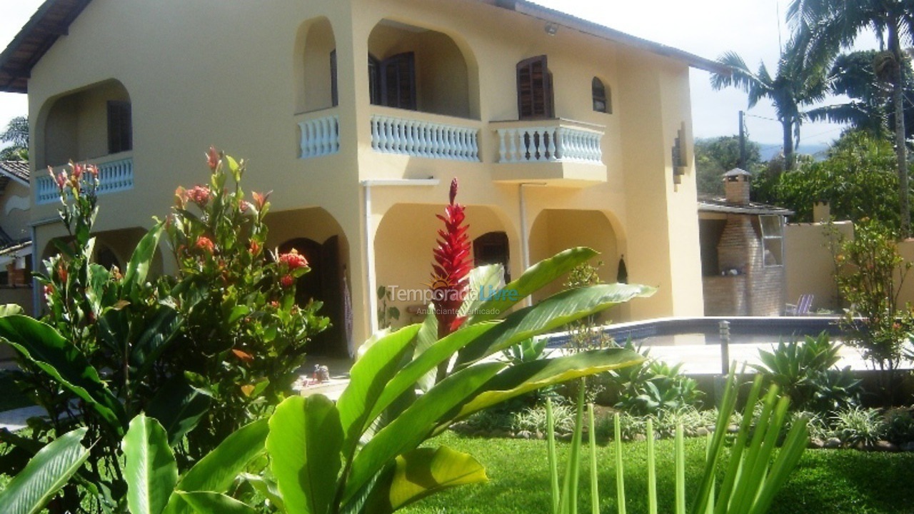 Casa para alquiler de vacaciones em Bertioga (Praia de Guaratuba)