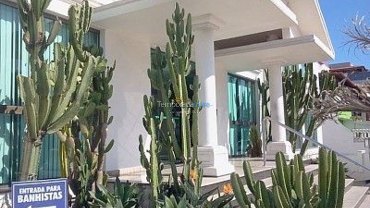 Apartamento para aluguel de temporada em Arraial do Cabo (Prainha)