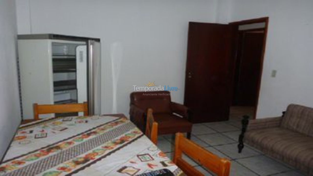 Casa para aluguel de temporada em Praia Grande (Praia do Caiçara)