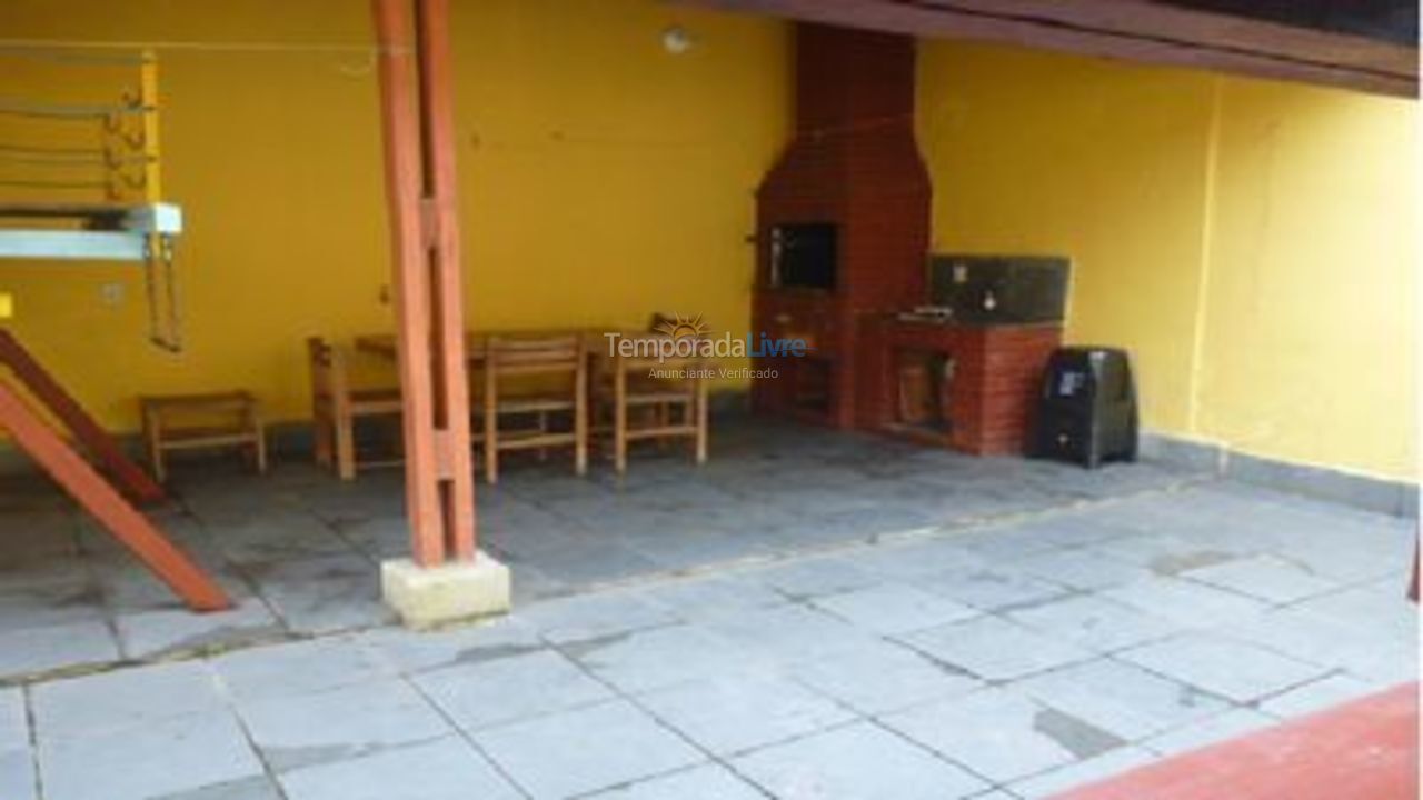 Casa para aluguel de temporada em Praia Grande (Praia do Caiçara)