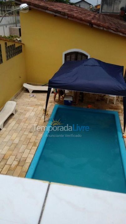Casa para aluguel de temporada em Praia Grande (Praia do Caiçara)