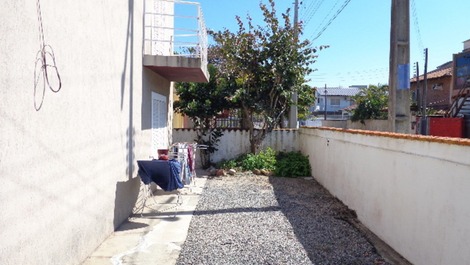 Great kitchenette 30m from Prainha, sleeps 4, WI-FI