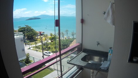 Apartamento para locação, Canasvieiras, quase na areia!