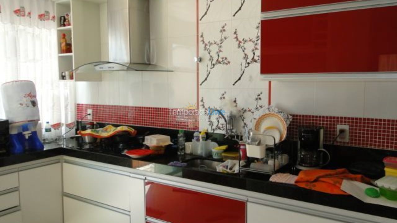 Casa para aluguel de temporada em Guarapari (Praia do Morro)