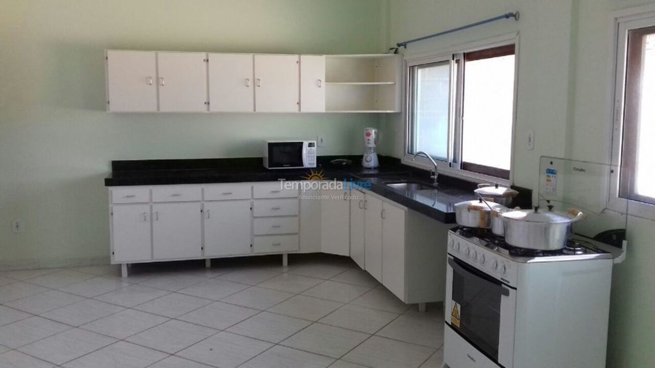 Casa para aluguel de temporada em Guarapari (Praia do Morro)