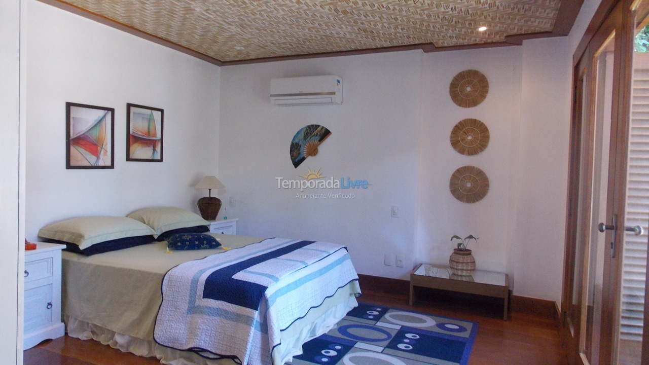 Casa para aluguel de temporada em Armação dos Búzios (Praia da Ferradura)