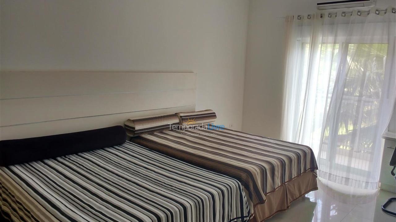 Casa para aluguel de temporada em Guarujá (Jardim Acapulco)