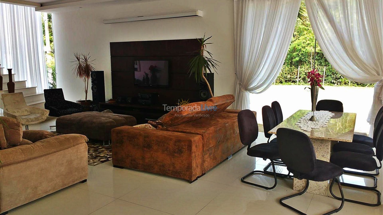 Casa para aluguel de temporada em Guarujá (Jardim Acapulco)