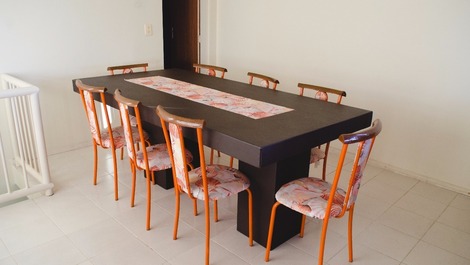 Sala segundo piso com acesso a um quarto ao fundo !!