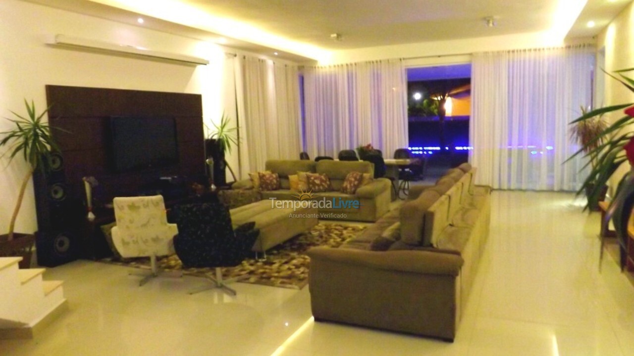 Casa para aluguel de temporada em Guarujá (Jardim Acapulco)