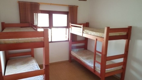 Linda Casa para temporada, de 10 a 20 pessoas, na Praia da Lagoinha.