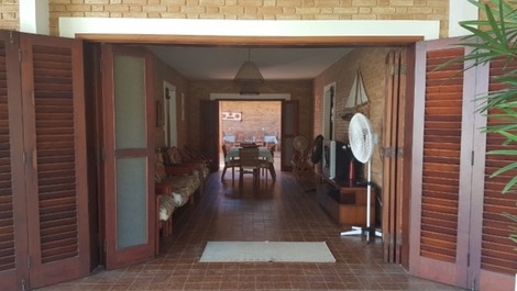 Linda Casa para temporada, de 10 a 20 pessoas, na Praia da Lagoinha.