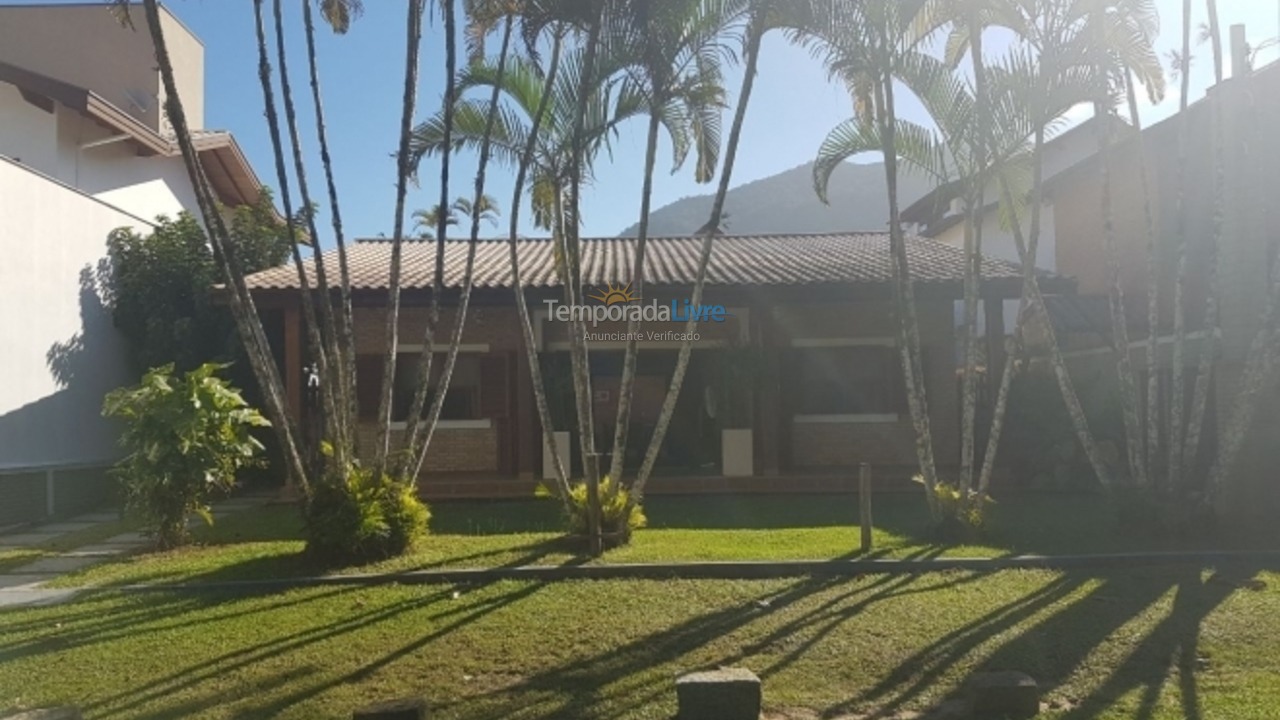 Casa para aluguel de temporada em Ubatuba (Lagoinha)