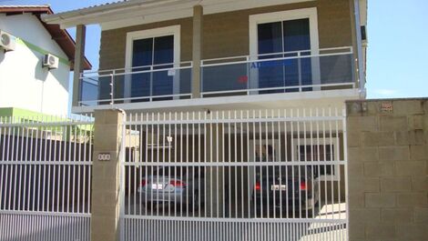 Gran casa adosada con 4 suites en la playa de Mariscal