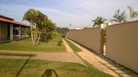 Várias chácaras tamanhos diferentes. Entre em contato valores.