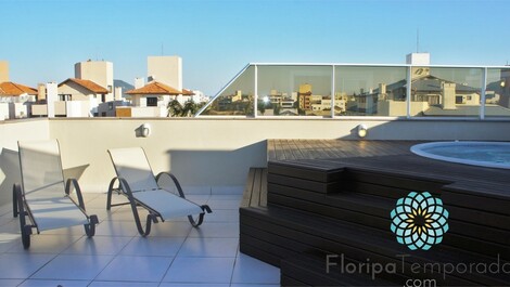 Linda Cobertura con piscina privada, cancha de tenis, cerca del mar!