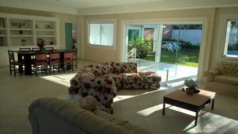 CASA 4 SUITES AR CONDICIONADO CONDOMINIO JARDÍN ACAPULCO GUARUJÁ