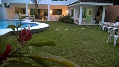 CASA 4 SUITES AR CONDICIONADO CONDOMINIO JARDÍN ACAPULCO GUARUJÁ