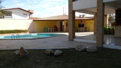 Vista do deck e da piscina