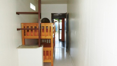 Casa linear com WIFI 500 m da praia do Peró