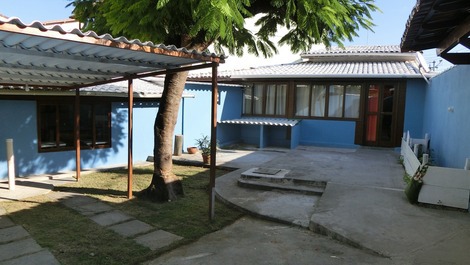 Casa linear com WIFI 500 m da praia do Peró