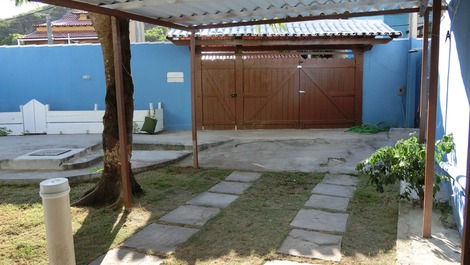 Casa linear com WIFI 500 m da praia do Peró