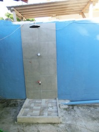 Casa linear com WIFI 500 m da praia do Peró