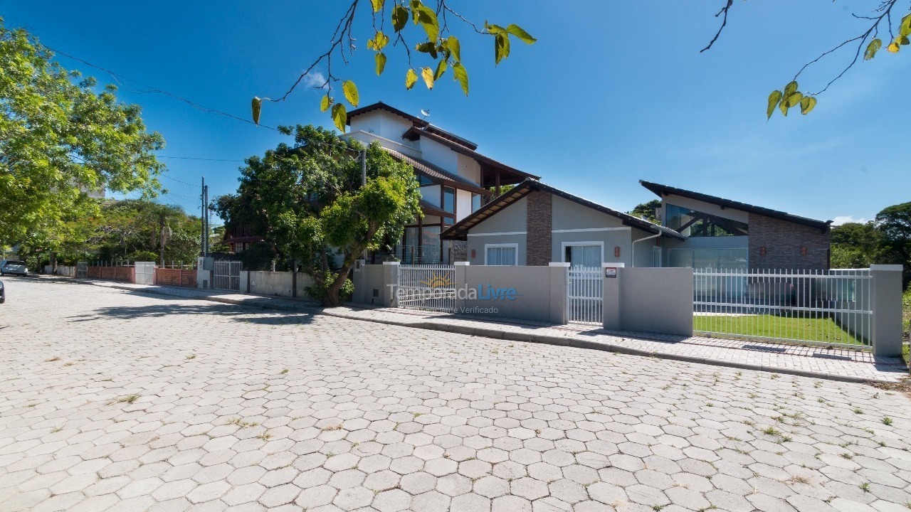 House for vacation rental in Bombinhas (Mariscal)