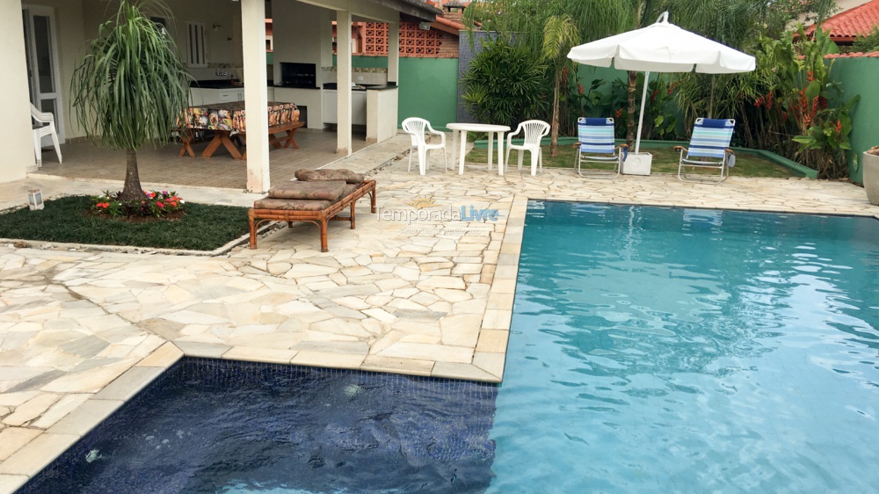 Casa para alquiler de vacaciones em Bertioga (Condominio Morada da Praia)