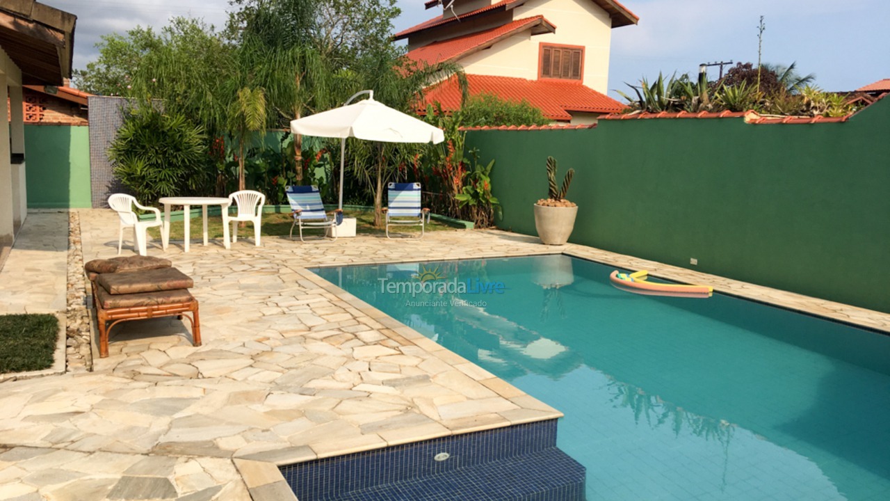 Casa para alquiler de vacaciones em Bertioga (Condominio Morada da Praia)