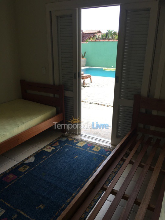 Casa para alquiler de vacaciones em Bertioga (Condominio Morada da Praia)