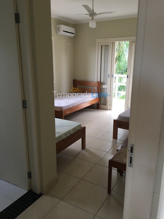 Casa para alquiler de vacaciones em Bertioga (Condominio Morada da Praia)